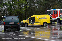 Aufräumarbeiten an der Unfallstelle Aufräumarbeiten an der Unfallstelle