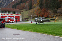Landung der Alouette III vor dem Zeughaus der FF Steyrling Landung der Alouette III vor dem Zeughaus der FF Steyrling