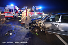 Aufräumarbeiten an der Unfallstelle Aufräumarbeiten an der Unfallstelle