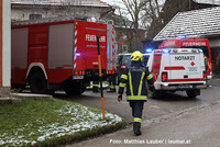 Einsatzkräfte an der Unfallstelle Einsatzkräfte an der Unfallstelle