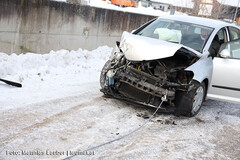 Abtransport des beschädigten PKW Abtransport des beschädigten PKW
