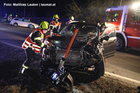 Bergung eines der Unfallfahrzeuge Bergung eines der Unfallfahrzeuge