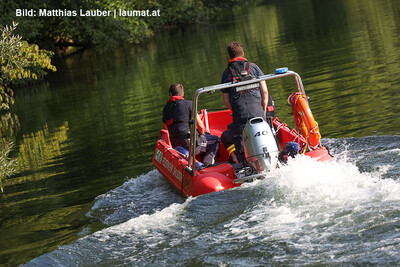 FF Ohlsdorf mit A-Boot auf Suchfahrt