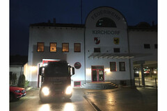 FF Altmünster vor der Feuerwehrzentrale in Kirchdorf an der Krems FF Altmünster vor der Feuerwehrzentrale in Kirchdorf an der Krems