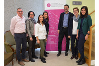Die Mitarbeiter des zukünftigen Standesamts- und Staatsbürgerschaftsverbandes mit dem Bürgermeister und der Amtsleiterin der Stadtgemeinde Rohrbach-Berg Die Mitarbeiter des zukünftigen Standesamts- und Staatsbürgerschaftsverbandes mit dem Bürgermeister und der Amtsleiterin der Stadtgemeinde Rohrbach-Berg