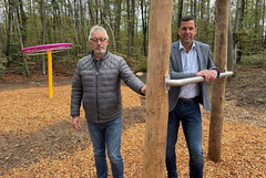 Bürgermeister Krapf im neuen Gmundner Motorikpark Bürgermeister Krapf im neuen Gmundner Motorikpark