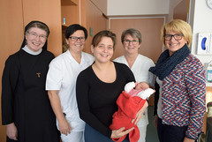 Kürzlich besuchte Bürgermeisterin Maria Pachner die neue Erdenbürgerin und ihre stolze Mutter im Klinikum Kürzlich besuchte Bürgermeisterin Maria Pachner die neue Erdenbürgerin und ihre stolze Mutter im Klinikum
