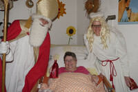Nikolaus und Engerl sorgten für eine große Überraschung und Freude bei den Assista-BewohnerInnen Nikolaus und Engerl sorgten für eine große Überraschung und Freude bei den Assista-BewohnerInnen