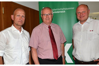 ÖR Ing. Franz Reisecker, Präsident der LK OÖ (M.), VLV-Geschäftsführer Dr. Johann Schlederer (r.) und DI Johann Stinglmayr (l.), Leiter der BSP ÖR Ing. Franz Reisecker, Präsident der LK OÖ (M.), VLV-Geschäftsführer Dr. Johann Schlederer (r.) und DI Johann Stinglmayr (l.), Leiter der BSP