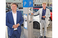 Bürgermeister Dr. Andreas Rabl mit den zuständigen Vizebürgermeistern Gerhard Kroiß Bürgermeister Dr. Andreas Rabl mit den zuständigen Vizebürgermeistern Gerhard Kroiß