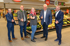 PENNY Rayonsleiter Gerald Kalchauer, Bürgermeister Thomas Punkenhofer, Filialleiterin Silvia Weinstabl, Vizebürgermeister Franz Aigenberger und Verkaufsleiter Robert Pöchacker PENNY Rayonsleiter Gerald Kalchauer, Bürgermeister Thomas Punkenhofer, Filialleiterin Silvia Weinstabl, Vizebürgermeister Franz Aigenberger und Verkaufsleiter Robert Pöchacker