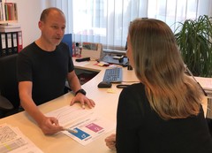 ÖGB Regionalsekretär Peter Schoberleitner weist auf die ungerechte Einkommensverteilung hin. ÖGB Regionalsekretär Peter Schoberleitner weist auf die ungerechte Einkommensverteilung hin.