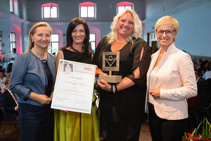 WKÖ-Vizepräsidentin Ulrike Rabmer-Koller, Margit Angerlehner, Petra Summers und die designierte WKOÖ-Präsidentin Doris Hummer (v. l.). WKÖ-Vizepräsidentin Ulrike Rabmer-Koller, Margit Angerlehner, Petra Summers und die designierte WKOÖ-Präsidentin Doris Hummer (v. l.).