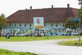 Plakatwald für Wolfgang Knogler Plakatwald für Wolfgang Knogler
