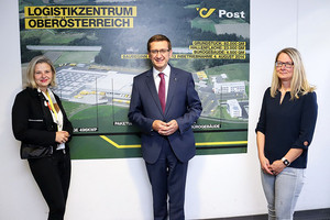 Dr. Andrea Pilz-Kapfinger, Leiterin Logistikzentren Region Mitte der Post AG, Wirtschafts-Landesrat Markus Achleitner und Bürgermeisterin Jutta Enzinger von Allhaming. Dr. Andrea Pilz-Kapfinger, Leiterin Logistikzentren Region Mitte der Post AG, Wirtschafts-Landesrat Markus Achleitner und Bürgermeisterin Jutta Enzinger von Allhaming.
