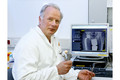 Prim. Dr. Vinzenz Auersperg, Leiter der Abteilung für Orthopädie und orthopädische Chirurgie am LKH Kirchdorf und LKH Steyr. Prim. Dr. Vinzenz Auersperg, Leiter der Abteilung für Orthopädie und orthopädische Chirurgie am LKH Kirchdorf und LKH Steyr.
