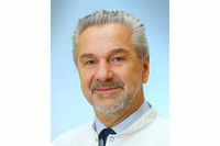 Gastroenterologe Prim. Dr. Norbert Fritsch, Leiter der Abteilung für Innere Medizin sowie Ärztlicher Direktor am LKH Freistadt. Gastroenterologe Prim. Dr. Norbert Fritsch, Leiter der Abteilung für Innere Medizin sowie Ärztlicher Direktor am LKH Freistadt.