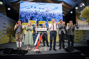 Landeshauptmann Stelzer am Rieder Volksfest Landeshauptmann Stelzer am Rieder Volksfest