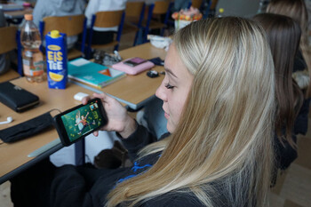 Berufsorientierung am Smartphone - Symbolbild Berufsorientierung am Smartphone - Symbolbild