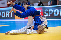 Sabrina Filzmoser (weiß) in action Sabrina Filzmoser (weiß) in action
