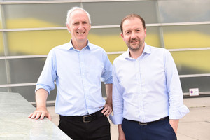 WKO-Obmann Klaus Schobesberger (l.), Wirtschaftsreferent Vzbgm. Bernhard Baier. WKO-Obmann Klaus Schobesberger (l.), Wirtschaftsreferent Vzbgm. Bernhard Baier.