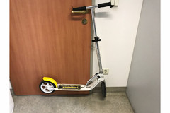 der gestohlene Scooter der gestohlene Scooter