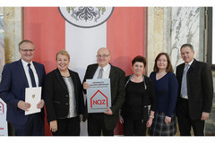 feierliche Überreichung des Nationalen Qualitätszertifikats für Alten- und Pflegeheime in Österreich an Vertreter des Seniorium Bad Kreuzen feierliche Überreichung des Nationalen Qualitätszertifikats für Alten- und Pflegeheime in Österreich an Vertreter des Seniorium Bad Kreuzen
