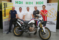 von links: Oliver Pietsch (Michelin), Markus Köninger (HDI Versicherung), Sieger Fritz Reinthaler, Franz Schönbauer (ÖAMTC Fahrtechnik) und Philipp Kornfeld von links: Oliver Pietsch (Michelin), Markus Köninger (HDI Versicherung), Sieger Fritz Reinthaler, Franz Schönbauer (ÖAMTC Fahrtechnik) und Philipp Kornfeld