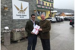 LTP Sigl gratuliert Manuel Wallner zum Jubiläum. LTP Sigl gratuliert Manuel Wallner zum Jubiläum.