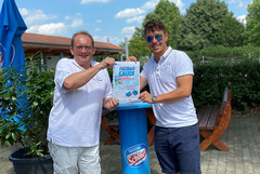 Freibad-Buffet Pächter Klaus Schmidt und der gf. Stadtparteiobmann Silvio Hemmelmayr Freibad-Buffet Pächter Klaus Schmidt und der gf. Stadtparteiobmann Silvio Hemmelmayr