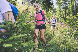 Silvana Söllinger aus Pichl/ Wels und Viktoria Dopler aus Waldkirchen am Weg zur Hochjochhütte. Silvana Söllinger aus Pichl/ Wels und Viktoria Dopler aus Waldkirchen am Weg zur Hochjochhütte.