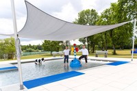 Neues Sonnensegel für das Trauner Freibad Neues Sonnensegel für das Trauner Freibad