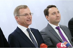 LH Thomas Stelzer und LH Stv. Manfred Haimbuchner LH Thomas Stelzer und LH Stv. Manfred Haimbuchner
