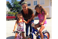 Tagesmutter Sarah Hagn mit 4-jähriger Tochter und Patenkind. Tagesmutter Sarah Hagn mit 4-jähriger Tochter und Patenkind.