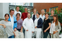 Das multiprofessionelle Team rund um Prim. Dr. Wolfgang Brandmayr Das multiprofessionelle Team rund um Prim. Dr. Wolfgang Brandmayr