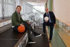 Bürgermeisterin Elisabeth Teufer und Vizebürgermeister Sportstadtrat Christian Gratzl freuen sich schon auf die nächsten sportlichen Großereignisse in Freistadt Bürgermeisterin Elisabeth Teufer und Vizebürgermeister Sportstadtrat Christian Gratzl freuen sich schon auf die nächsten sportlichen Großereignisse in Freistadt