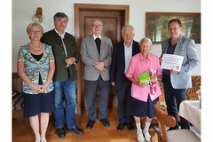Theresia Haider aus Greinsberg/Katsdorf feierte kürzlich Ihren 100. Geburtstag Theresia Haider aus Greinsberg/Katsdorf feierte kürzlich Ihren 100. Geburtstag