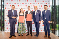 V.l.: Wirtschafts- und Tourismus-Landesrat Markus Achleitner, Sophie Schick (Boutique Hotel Hauser), Marco Panhölzl, KommR BR BSO Robert Seeber, Mag. Andreas Winkelhofer. V.l.: Wirtschafts- und Tourismus-Landesrat Markus Achleitner, Sophie Schick (Boutique Hotel Hauser), Marco Panhölzl, KommR BR BSO Robert Seeber, Mag. Andreas Winkelhofer.