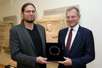 Landeshauptmann Mag. Thomas Stelzer und Dr. Stefan Traxler Landeshauptmann Mag. Thomas Stelzer und Dr. Stefan Traxler
