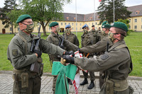Das Treuegelöbnis auf die Fahne leisteten stellvertretend die Rekruten Manuel B. aus Oberneukirchen, Partick H. aus Hartkirchen, Mirko M. aus Traun und Lorenz V. aus Steyr. Das Treuegelöbnis auf die Fahne leisteten stellvertretend die Rekruten Manuel B. aus Oberneukirchen, Partick H. aus Hartkirchen, Mirko M. aus Traun und Lorenz V. aus Steyr.