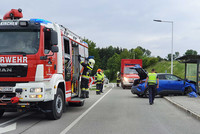 Einsatzkräfte an der Unfallstelle Einsatzkräfte an der Unfallstelle