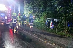 Einsatzkräfte an der Unfallstelle Einsatzkräfte an der Unfallstelle