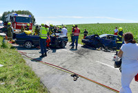 Einsatzkräfte an der Unfallstelle Einsatzkräfte an der Unfallstelle