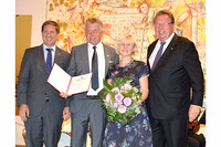 Übergabe der Verdienstmedaille in Silber an Leo Jachs Übergabe der Verdienstmedaille in Silber an Leo Jachs