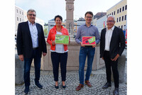 v.l.n.r.: Rudolf Dobler-Strehle (Obmann Verein der Rieder Wirtschaft), Sandra Pfeil-Ehrengruber (Unser Magazin), Mag. Stefan Ammerer (Betten Ammerer), Michael Gärner (Optik Michael Gärner) v.l.n.r.: Rudolf Dobler-Strehle (Obmann Verein der Rieder Wirtschaft), Sandra Pfeil-Ehrengruber (Unser Magazin), Mag. Stefan Ammerer (Betten Ammerer), Michael Gärner (Optik Michael Gärner)