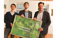 Andreas Leitner, Jakob Kößl und Bürgermeister Mag. Werner Krammer (v.l.) laden gemeinsam zu einem informativen Abend ein. Andreas Leitner, Jakob Kößl und Bürgermeister Mag. Werner Krammer (v.l.) laden gemeinsam zu einem informativen Abend ein.