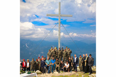 Soldatenkreuz am Krippenstein renoviert und gesegnet Soldatenkreuz am Krippenstein renoviert und gesegnet