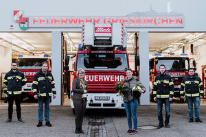 Freiwillige Feuerwehr Grieskirchen begrüßt 1. Feuerwehrfrau Freiwillige Feuerwehr Grieskirchen begrüßt 1. Feuerwehrfrau