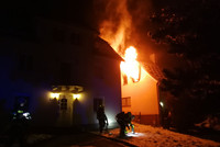 das brennende Einfamilienhaus das brennende Einfamilienhaus