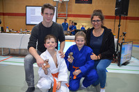 Xaver Niedermayer und Anna Bachler mit ihren Betreuern Sebastian Pehn und Malek Ben Saad. Xaver Niedermayer und Anna Bachler mit ihren Betreuern Sebastian Pehn und Malek Ben Saad.